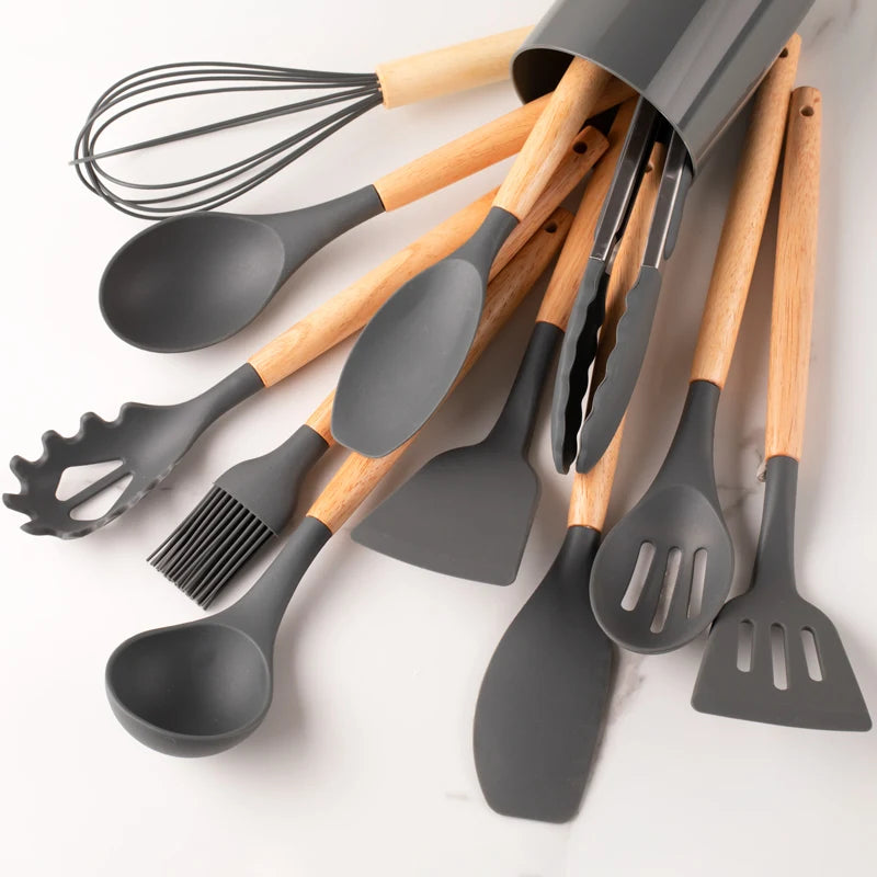 Conjunto de Utensílios de Cozinha em Silicone – 12 Peças com Cabos de Madeira