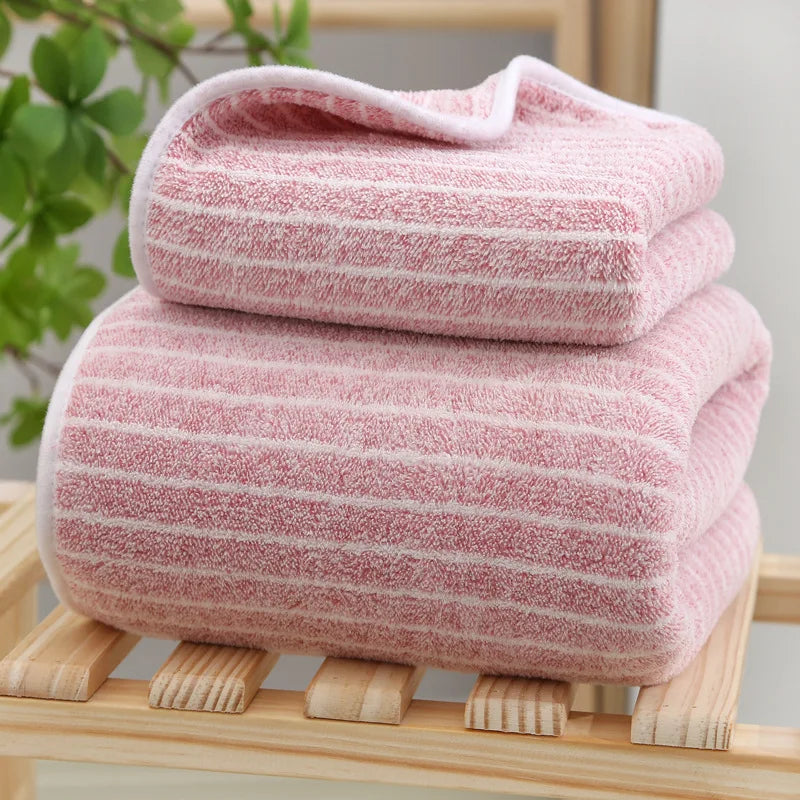 Conjunto de Toalhas em Poliéster – Suaves e Absorventes