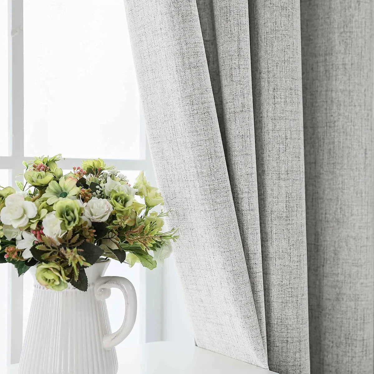 Blackout curtain in plain fabric with linen effect