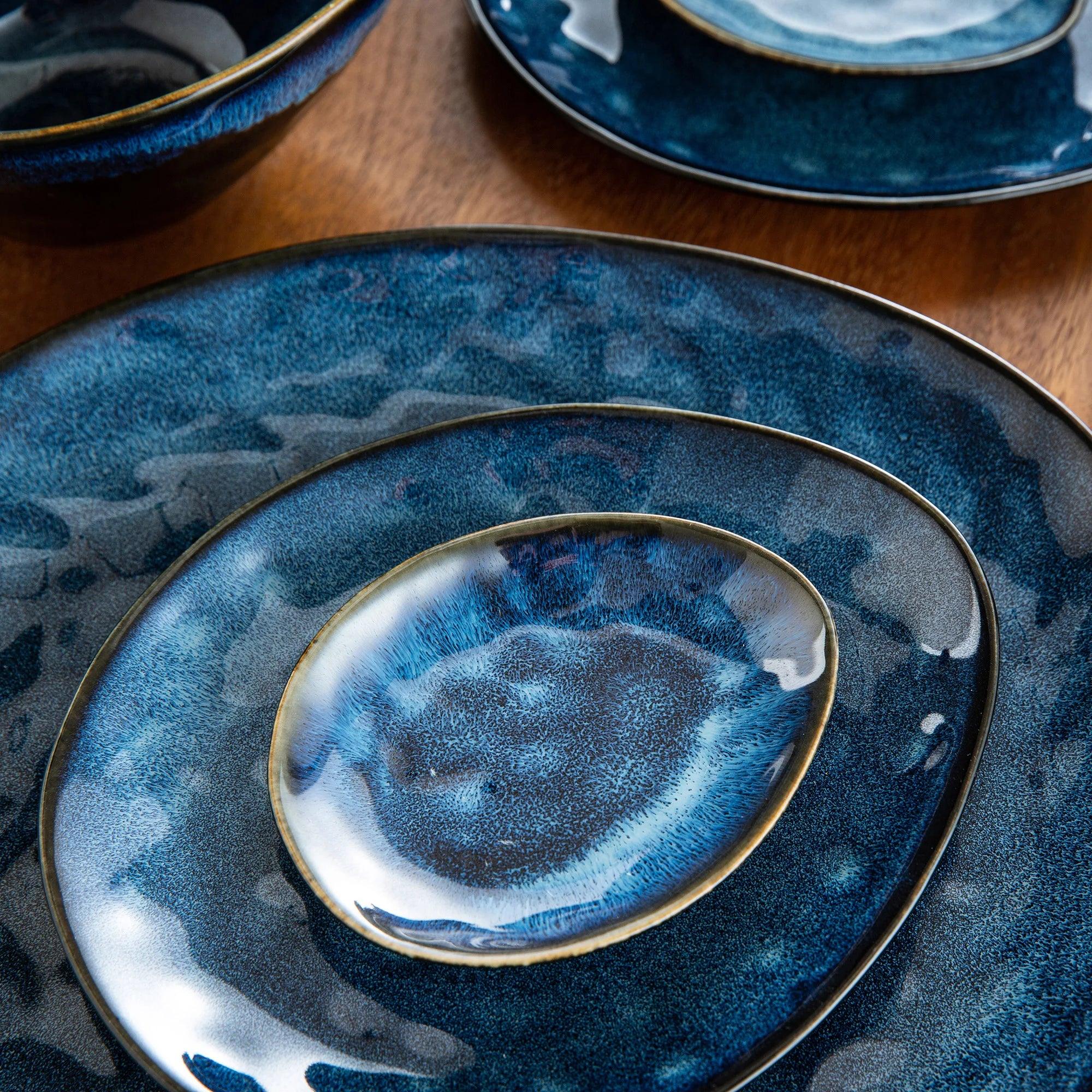 Blue Eye 11-Piece Dinnerware Set