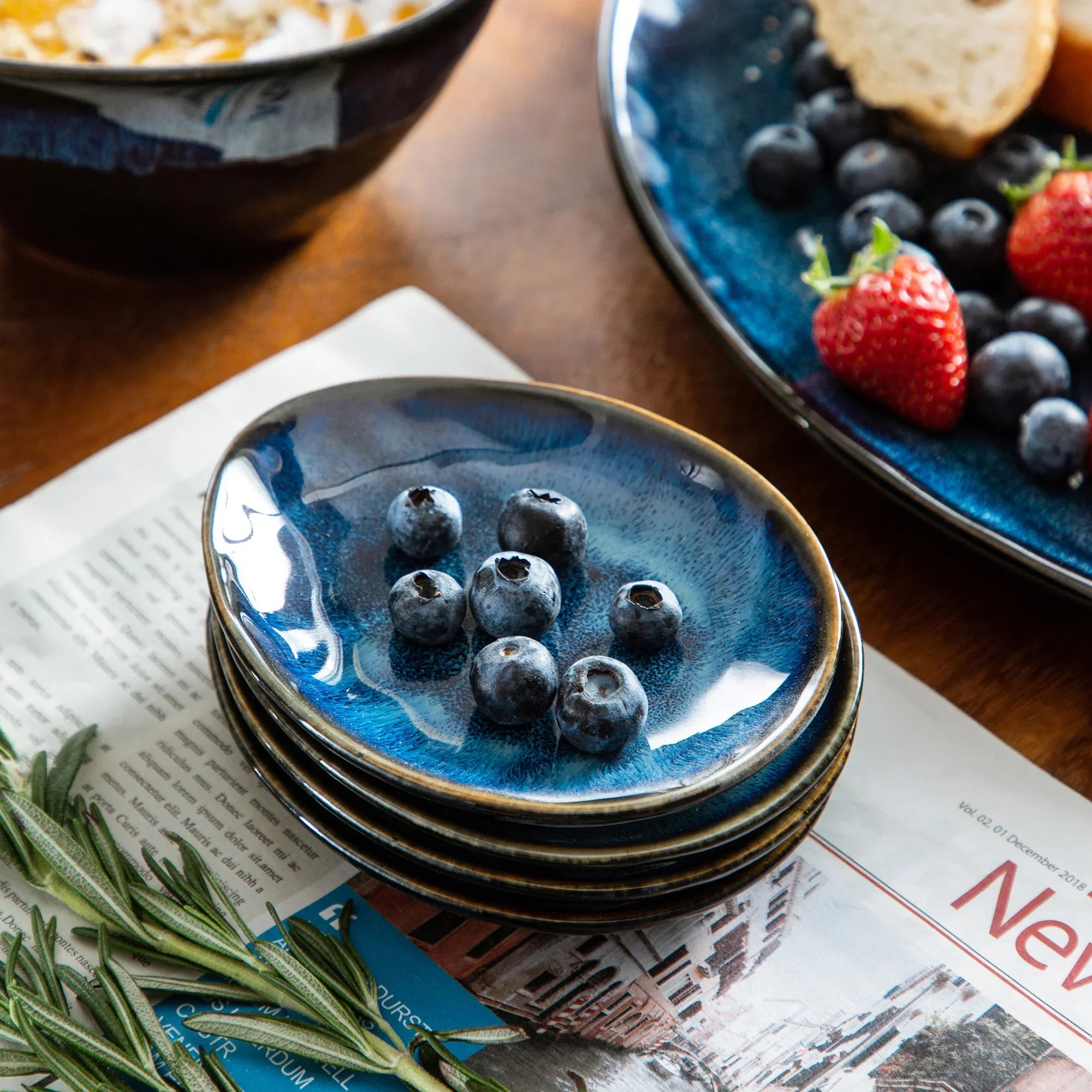 Blue Eye 11-Piece Dinnerware Set